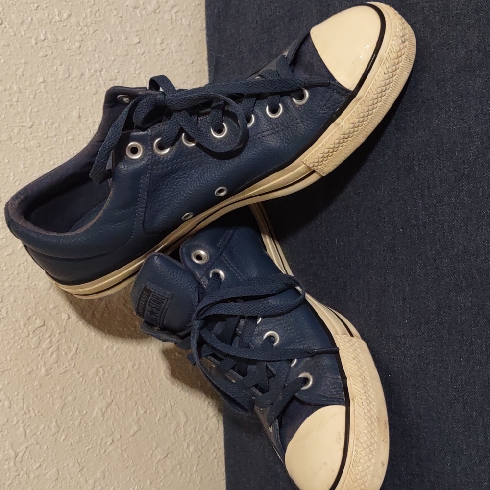 Converse blue leather shoes M 10.5 W 12.5